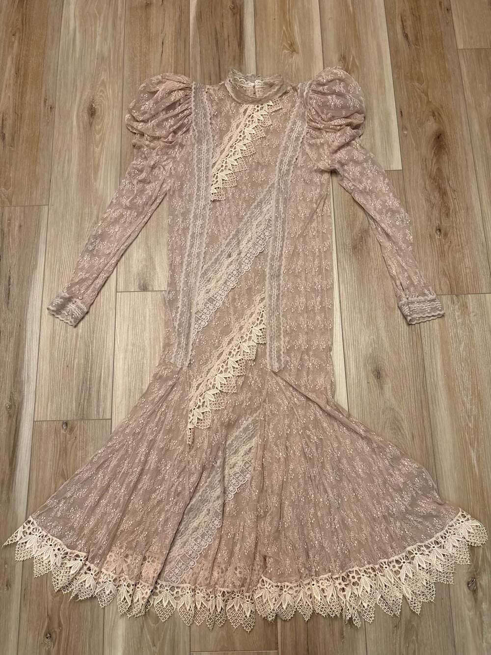 Vintage Victorian Style High Neck Lace Long Sleeve Maxi Dress